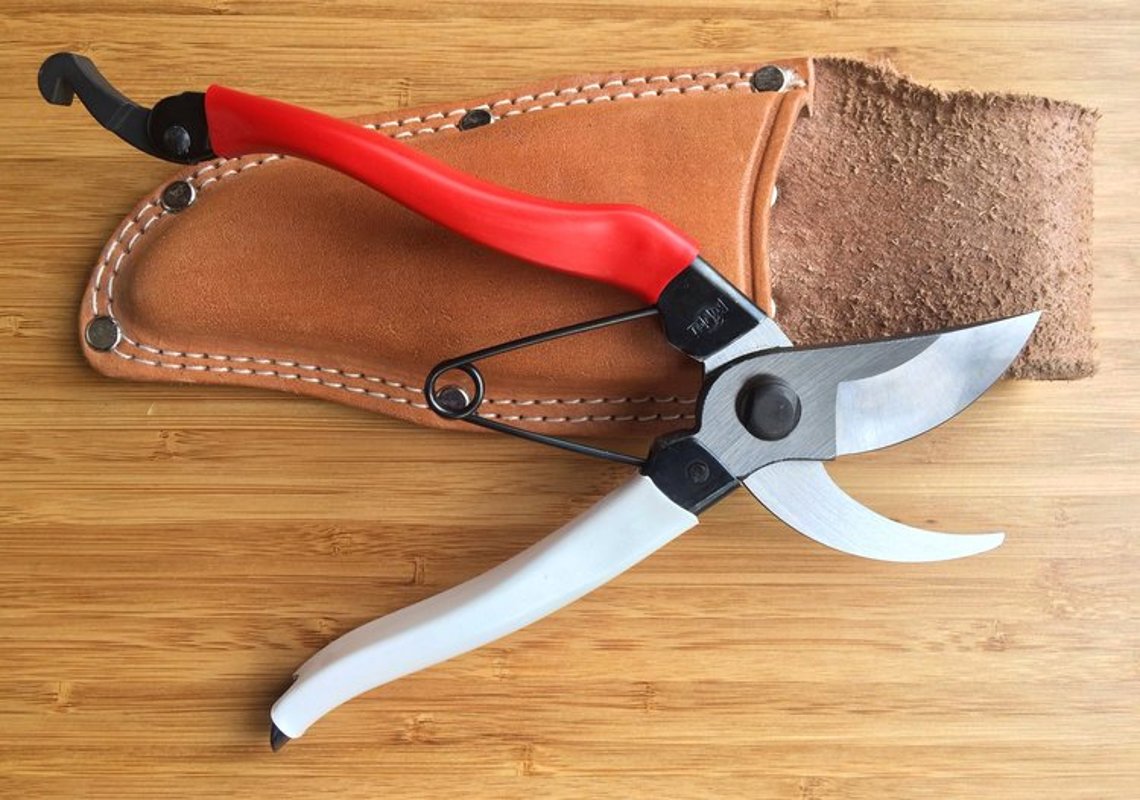 Секатор Okatsune